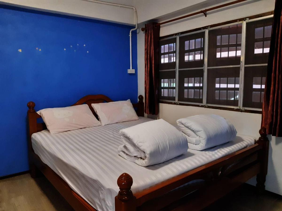 Hostel The Corner *